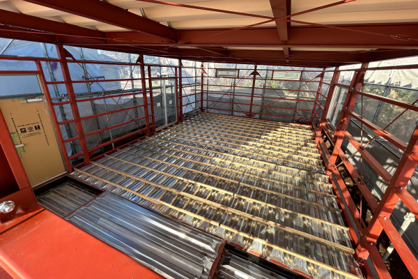 工事中のオフィス